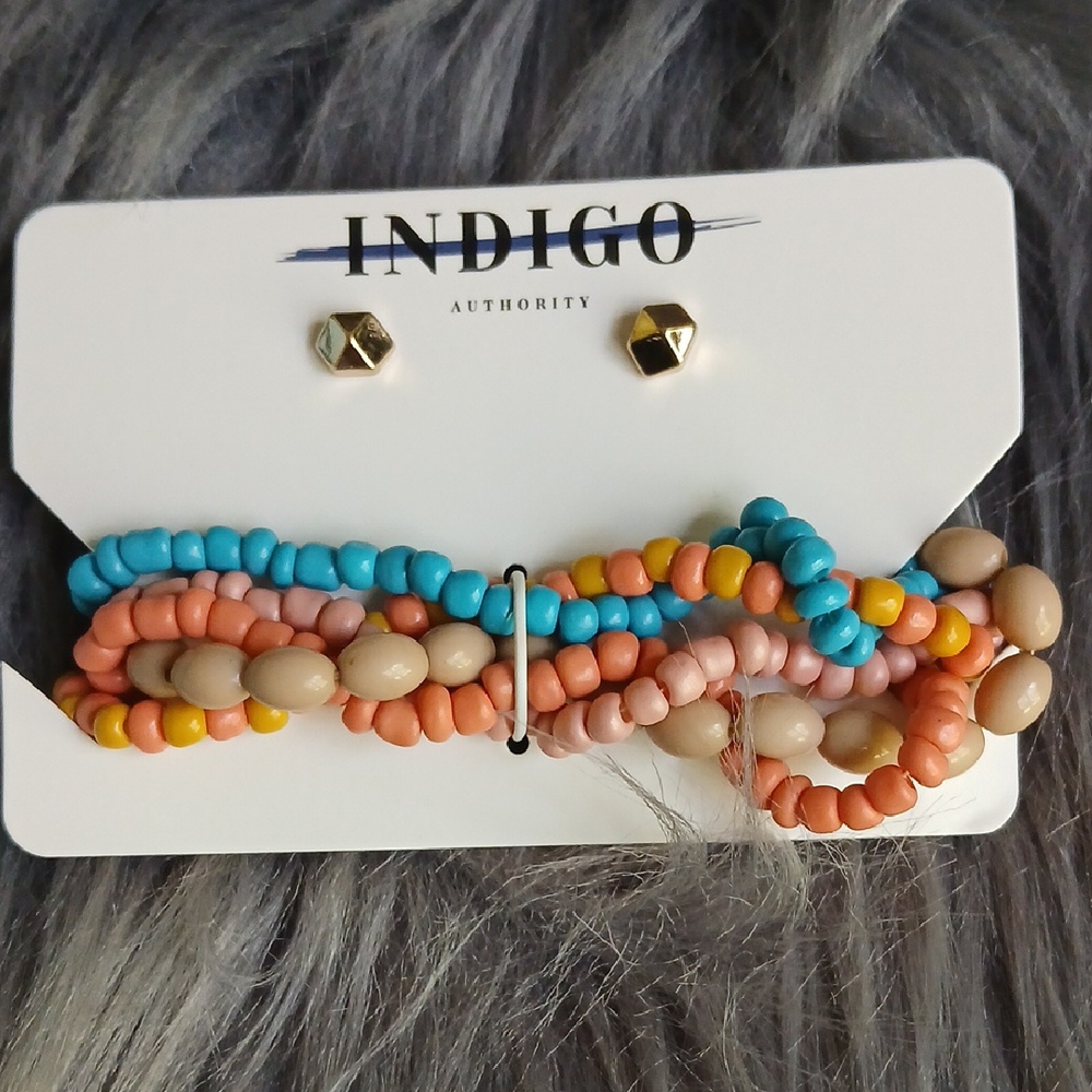 Multicolor Beaded Bracelet Set - Picture 2 of 3
